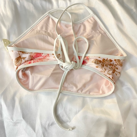 Sz L Aerie Women's Pink and White bikini top - Picture 5 of 9